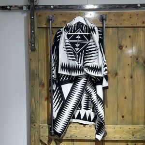 Ashro Ovetsized Black and White Cardigan Silver Shimmer Size Medium